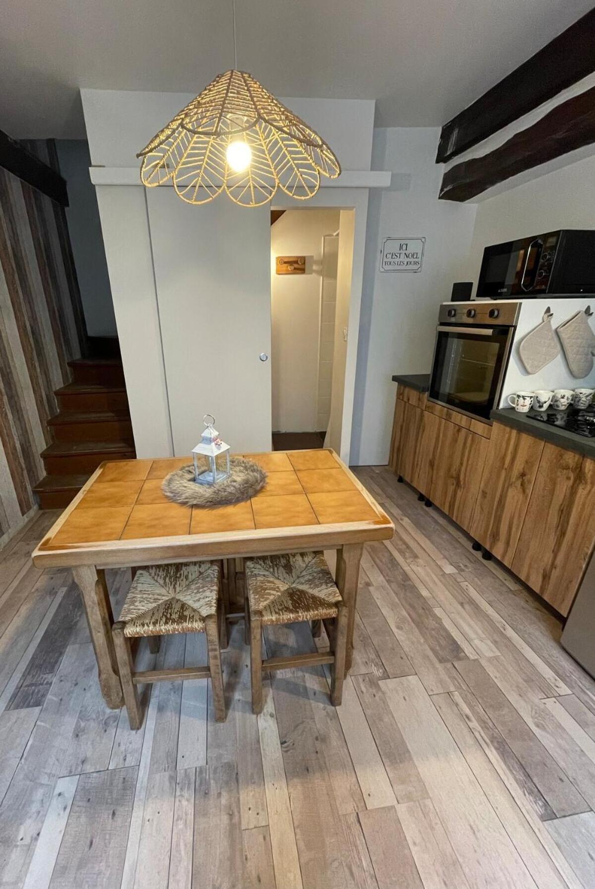 "La Petite Maison" Triplex Au Centre Ville - Les Terres Du Roy Avallon Bagian luar foto