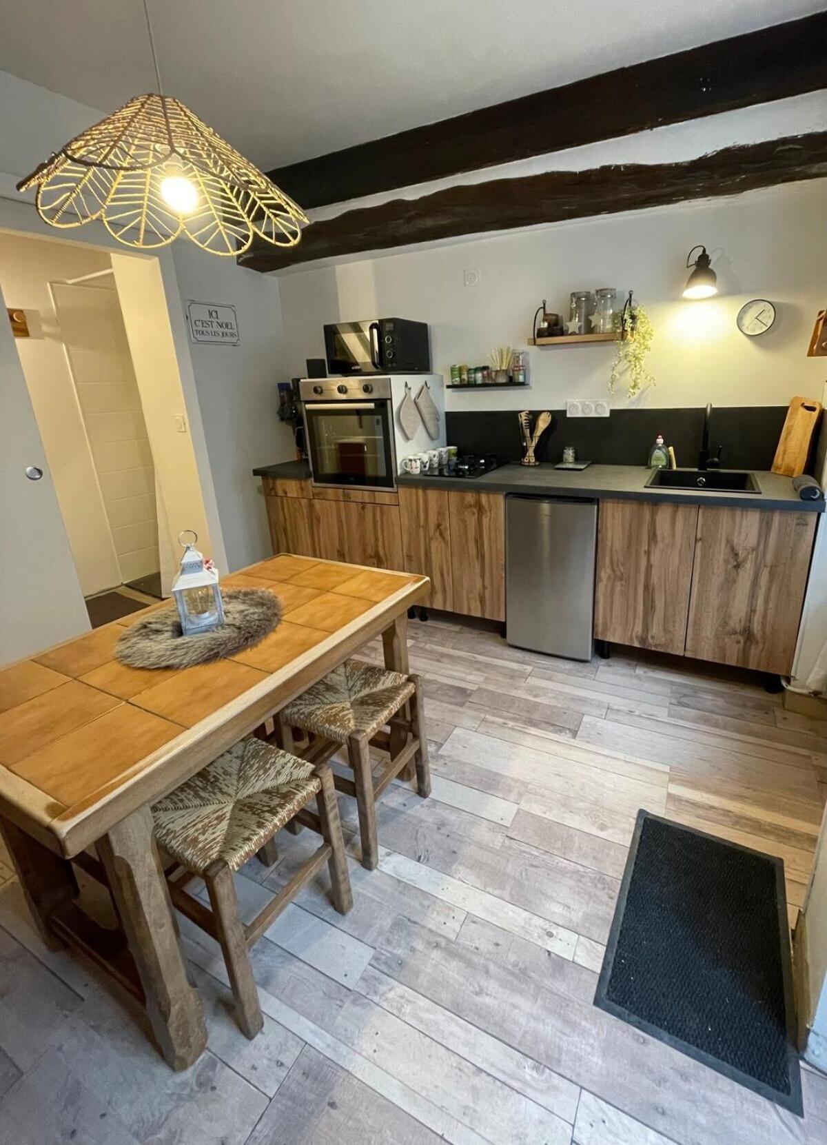 "La Petite Maison" Triplex Au Centre Ville - Les Terres Du Roy Avallon Bagian luar foto