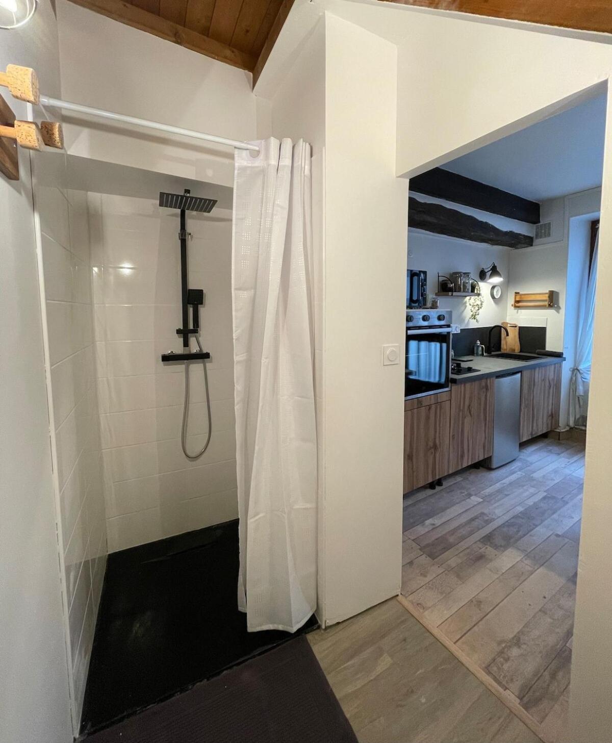 "La Petite Maison" Triplex Au Centre Ville - Les Terres Du Roy Avallon Bagian luar foto