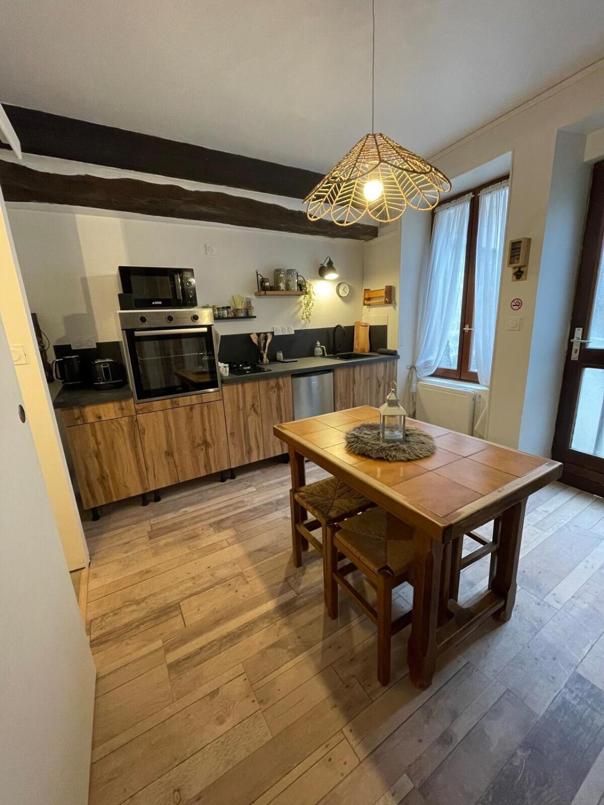 "La Petite Maison" Triplex Au Centre Ville - Les Terres Du Roy Avallon Bagian luar foto